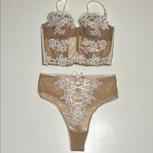 Victoria’s Secret corset top Lace Embroidered Lingerie Set in Tan and White NWT